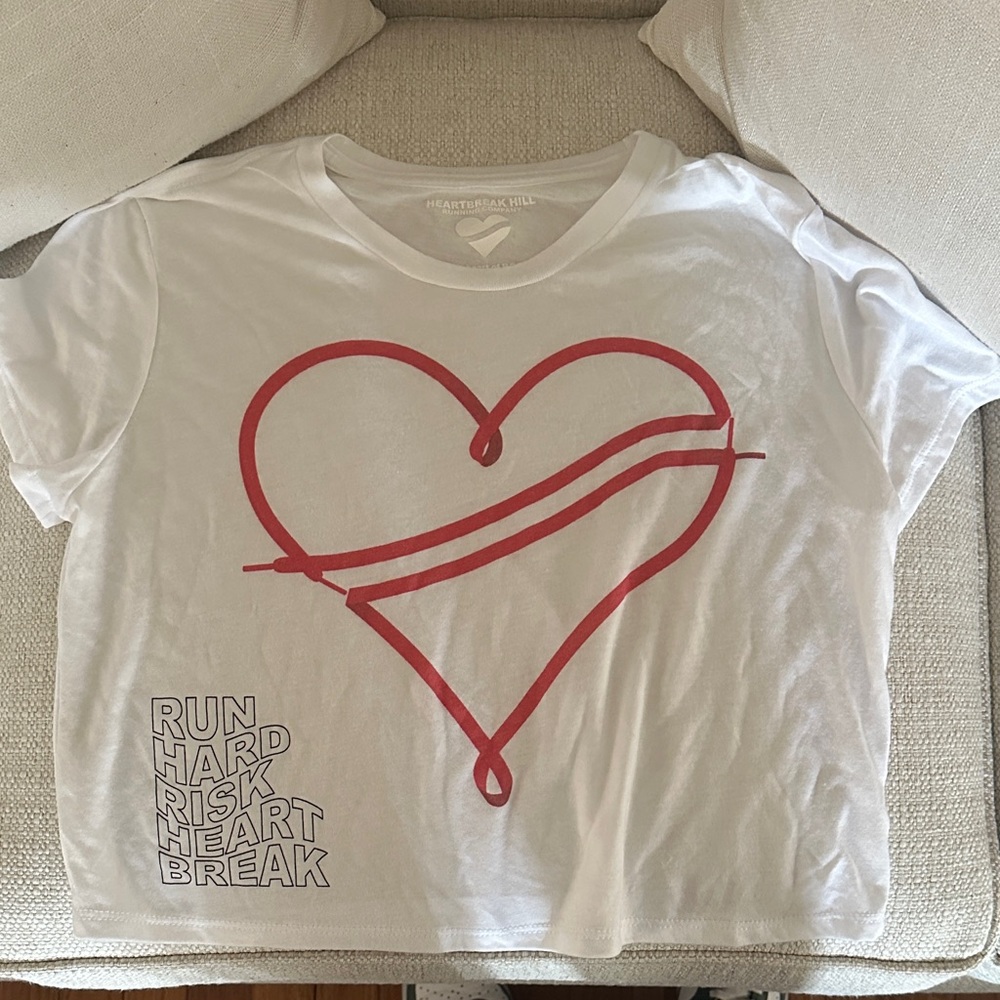Heartbreak Hill cropped tee
